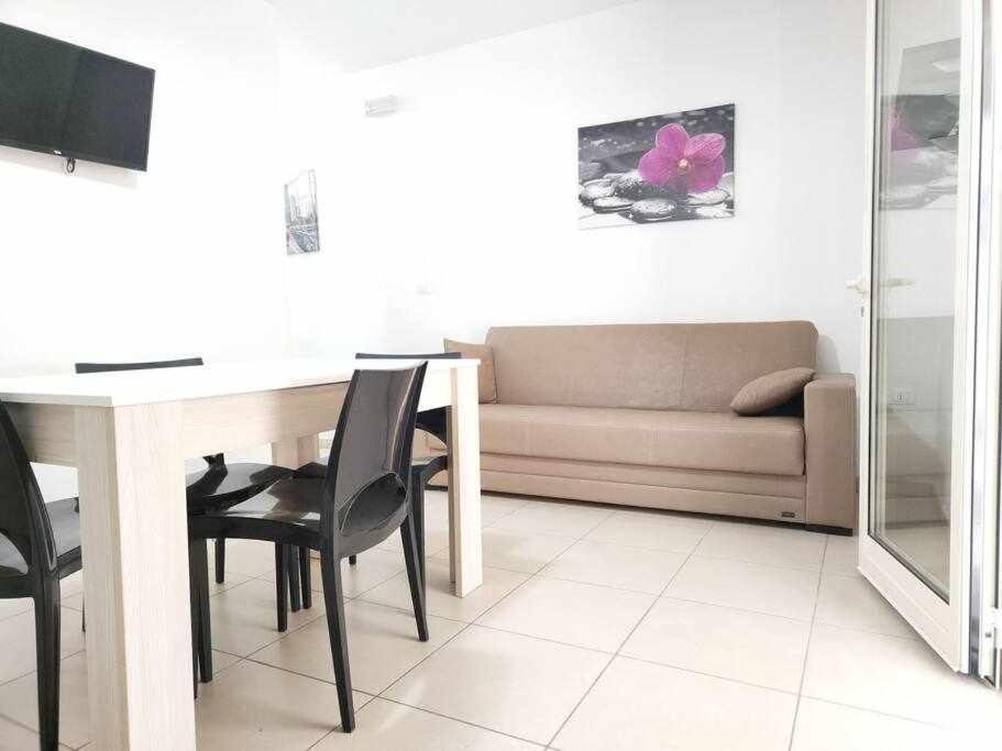 App Girasole 1A 300 Metri Dal Mare In Salento Lejlighed Torre San Giovanni Ugento Eksteriør billede
